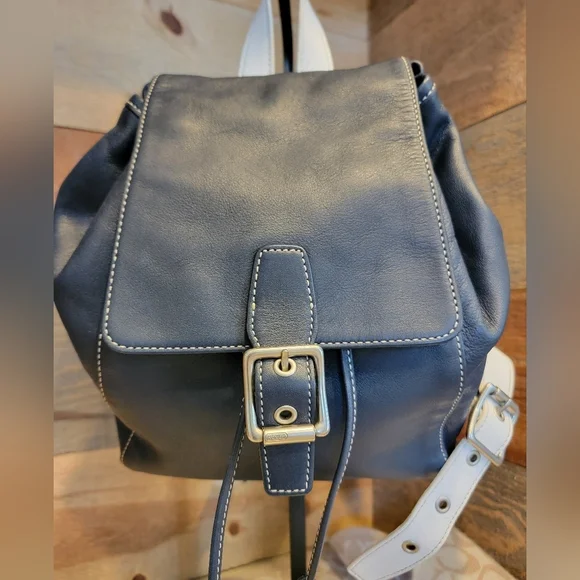 Vintage Coach Y2K (2005) 2 Tone Navy/White Leather Backpack - Picture 3 of 13